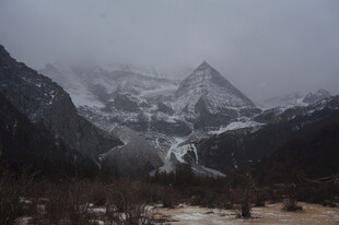 雪山壮丽风景