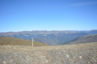 高山旷野蓝天壮丽风光