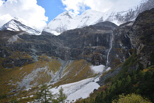 壮丽高山雪景自然景观 稻城亚丁