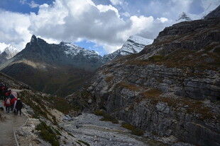 山间徒步风景 稻城亚丁