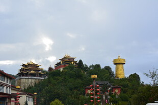 山中古建筑景观