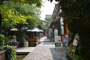 宁静小巷的惬意欧式风情 稻城