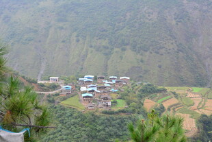山间村落美景 稻城