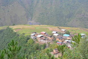 山间村落风景 稻城