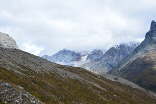 壮丽高山景色 稻城