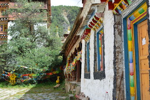 藏式小巷的多彩建筑风景 稻城