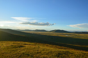 草原蓝天美景