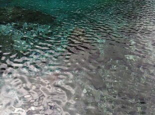 波纹金属表面纹理特写