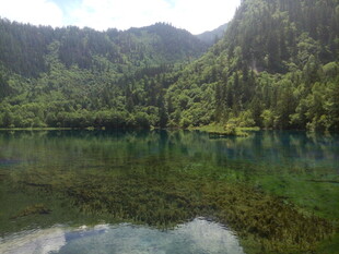 九寨沟秀丽湖景风光