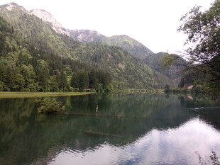 宁静山水湖景自然风光图