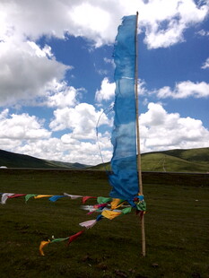 草原上的蓝色经幡