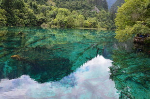 梦幻翡翠湖 自然绝美风光