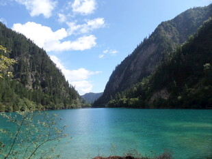 美丽的高山湖泊风光