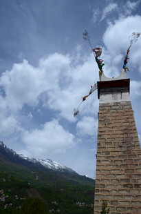 屋顶烟囱上的独特雕塑