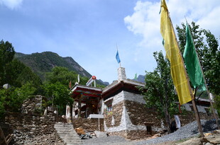 山间藏式建筑景观