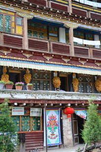 藏式风格建筑外观