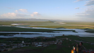 草原河流壮美风光