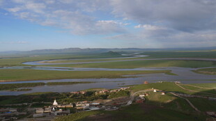 草原湿地风光俯瞰