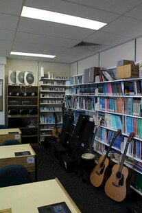 音乐图书角的静谧空间