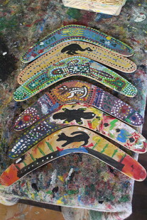 多彩精美塔罗牌整齐排列