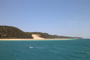 碧海金沙的美丽海滨风光