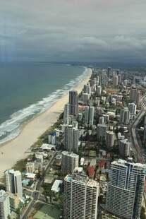 俯瞰海滨城市繁华景象