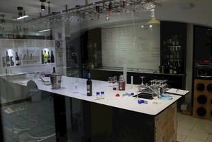 现代实验室工作台场景