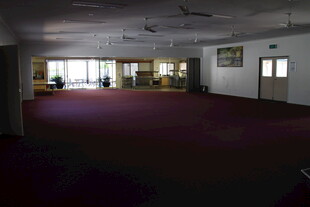 空旷室内活动场地