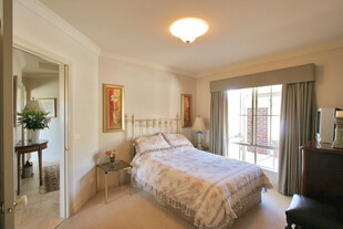 温馨典雅卧室室内场景