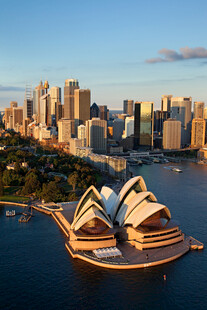悉尼歌剧院与城市天际线