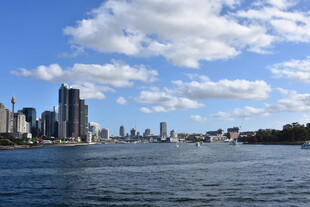 城市滨水天际线美景