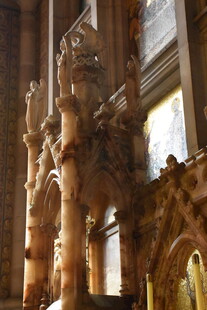 哥特式建筑精美雕刻细节