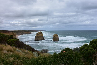 澳洲海岸双岩景观