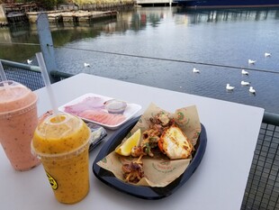 湖畔美味餐食与饮品