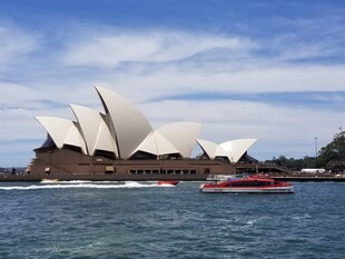 悉尼歌剧院海上美丽景致