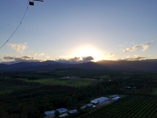 日落时分的乡村美丽景致