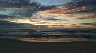 海边绚丽晚霞景色