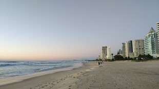 海滨城市美丽的海岸线