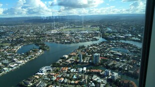 高空俯瞰城市河流景观