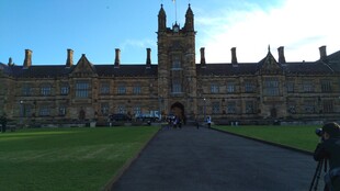 古老庄严的欧式校园建筑