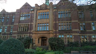 古老英式风格的宏伟建筑