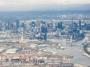 墨尔本城市与港口景观