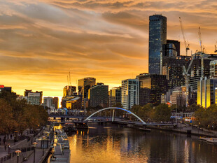 墨尔本河畔黄昏城市美景