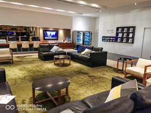 现代风格客厅室内场景展示