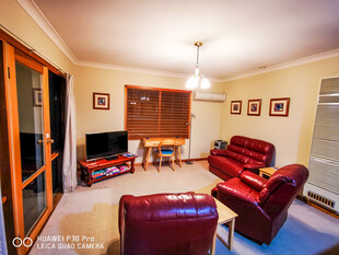 温馨舒适的客厅家居场景