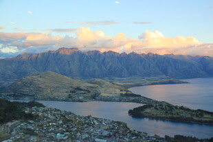 壮丽山水间的美丽景致
