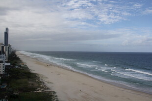 海岸风光 海浪与建筑相伴