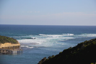 海岸美景 海浪拍击岸边