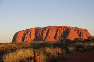 澳大利亚乌鲁鲁巨石景观
