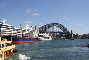 悉尼海港风光与船只